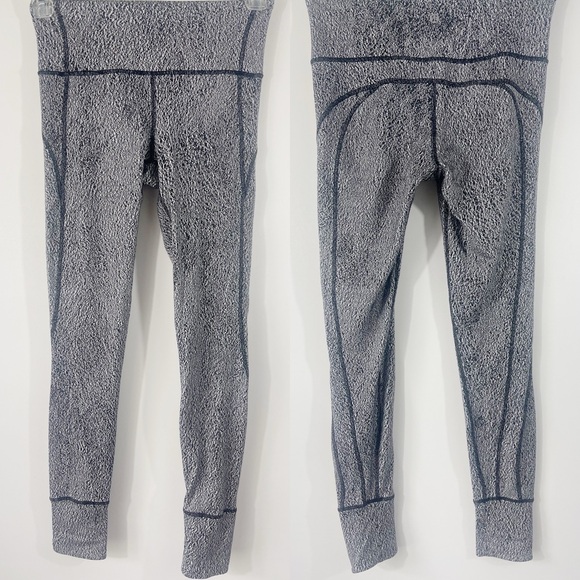 Lululemon Black White Leggings Size 6 - Picture 6 of 6